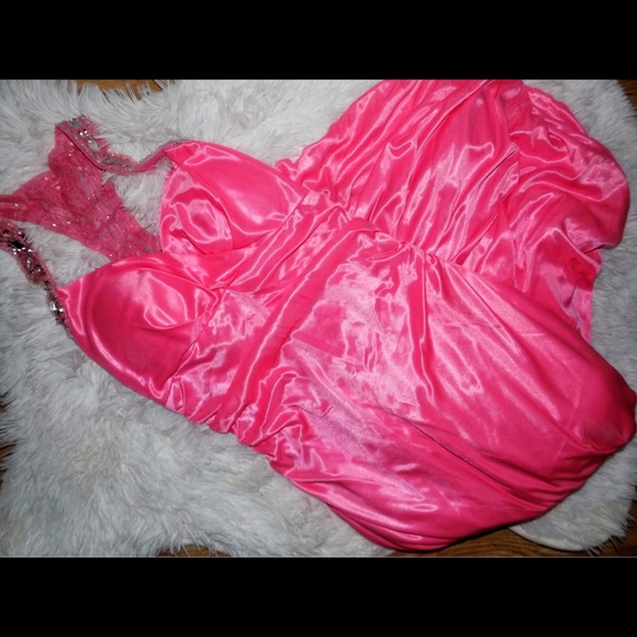 ⬇️⭐️Pink Sequins/Rhinestone Gown⭐️⬇️ - Picture 4 of 4